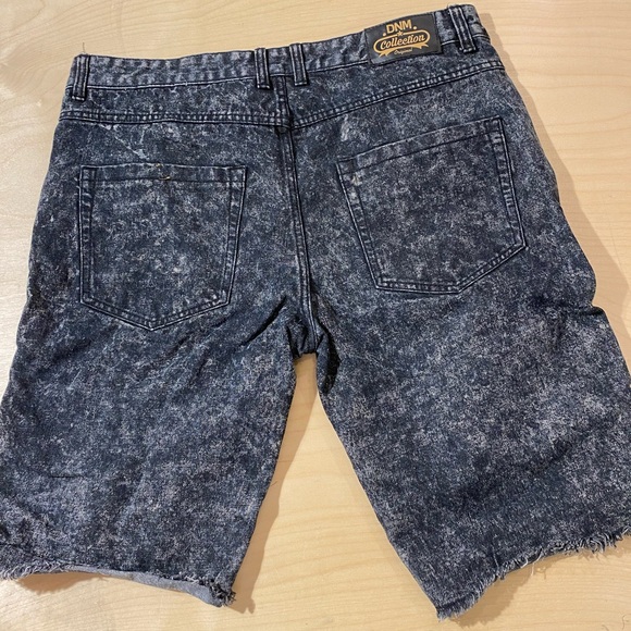 DNM Collection Jean Shorts Size 40 (BK) - Picture 7 of 11